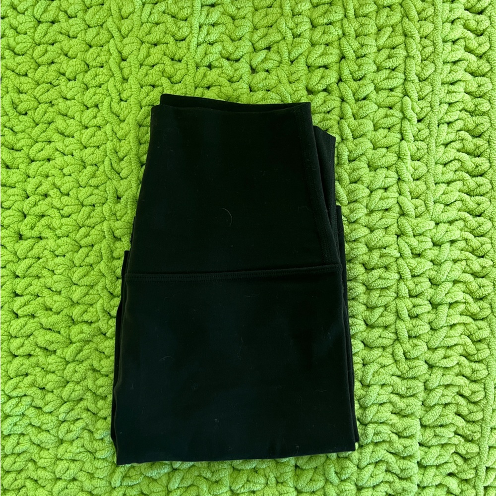 Lululemon Align High Rise Shorts 8’ - Picture 4 of 4
